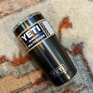 YETI 20oz RAMBLER tumbler NWT